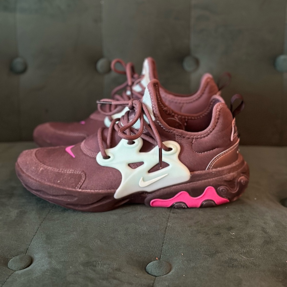 Nike Prestos - Picture 2 of 4